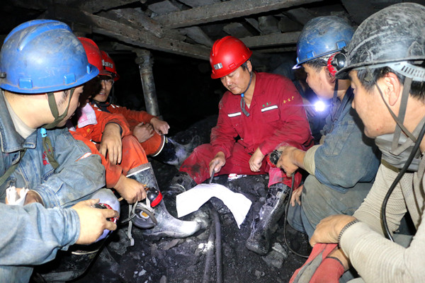 泗河煤矿多措并举打造学习型企业 (1)_副本.jpg