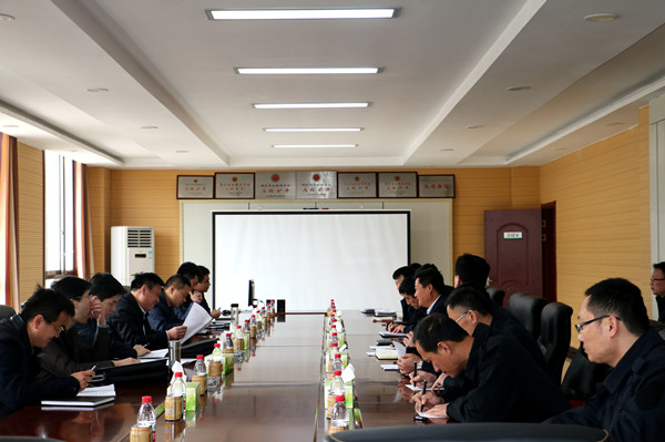 济宁市煤炭局到泗河煤矿开展安全生产大检查 (1)_副本.jpg