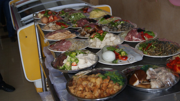 永胜煤矿举办“酷爽一夏”消夏美食节 (2)_副本.jpg