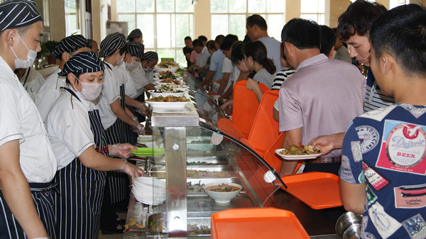 2永胜煤矿“舌尖上的改革”惠职工 (2)_副本.jpg