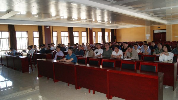 在马克思主义思想光辉指引下笃志前行 (2).JPG